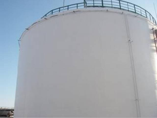 Oil Processing Complex – Rust Grip® & Super Therm® on Storage Tanks (Europe)